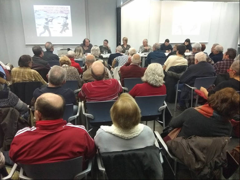 Foto: Taula rodona a la Universitat de València: “Impunitat i víctimes de crims d’Estat i de l’extrema dreta en la Transició”.